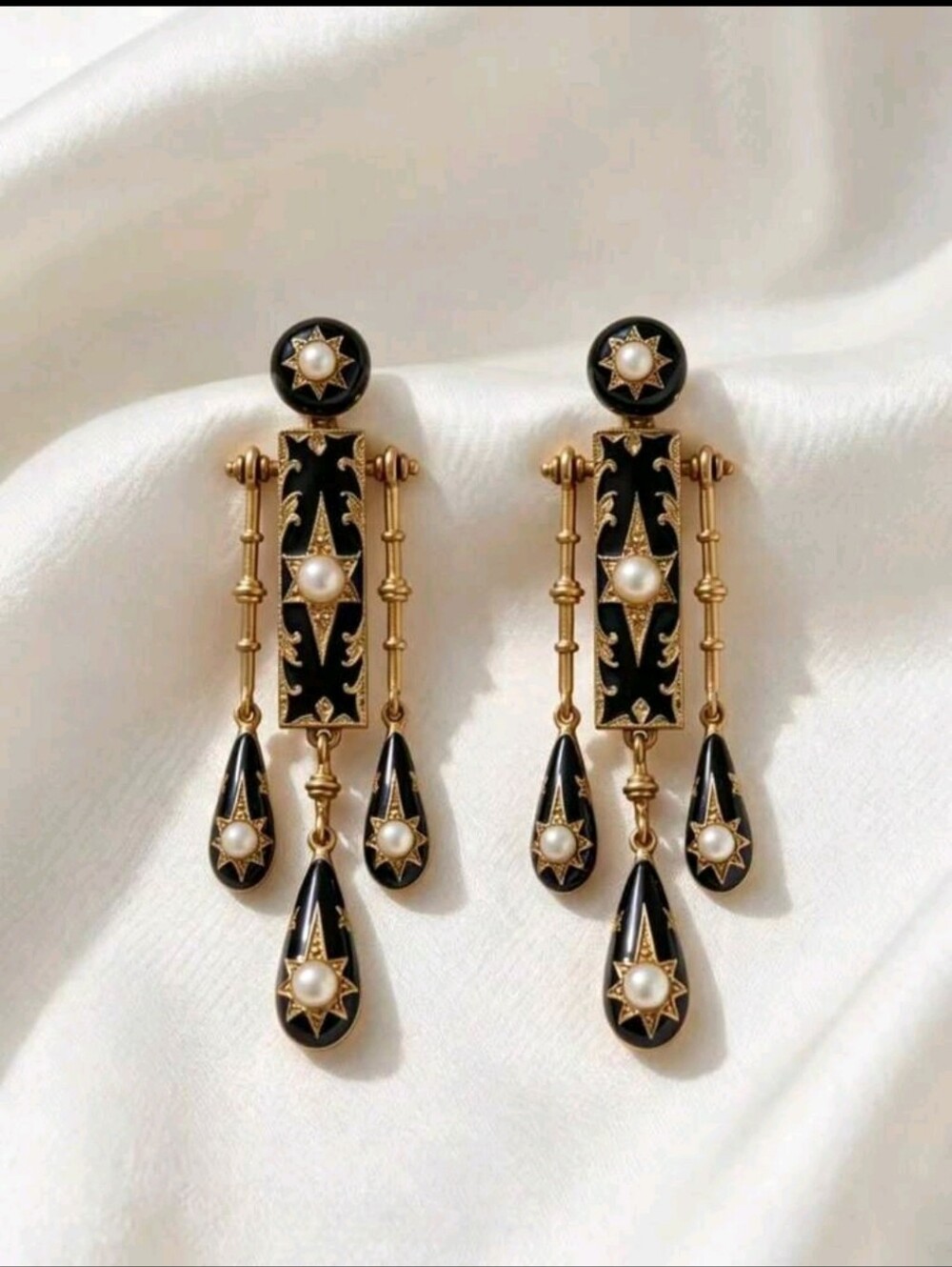 BRAND NEW ** Elegant Black and Gold Pearl Drop Statement Earrings